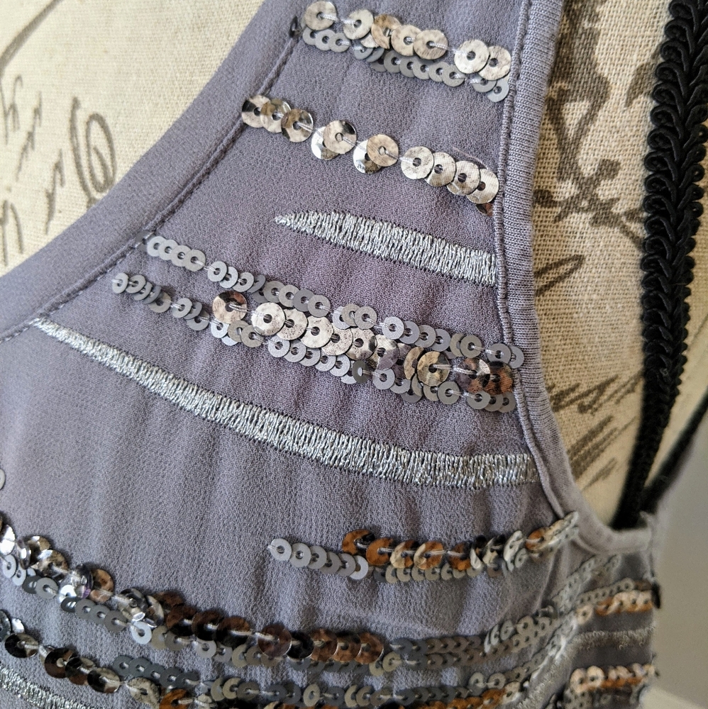 Express Sequin Tank - Picture 5 of 7